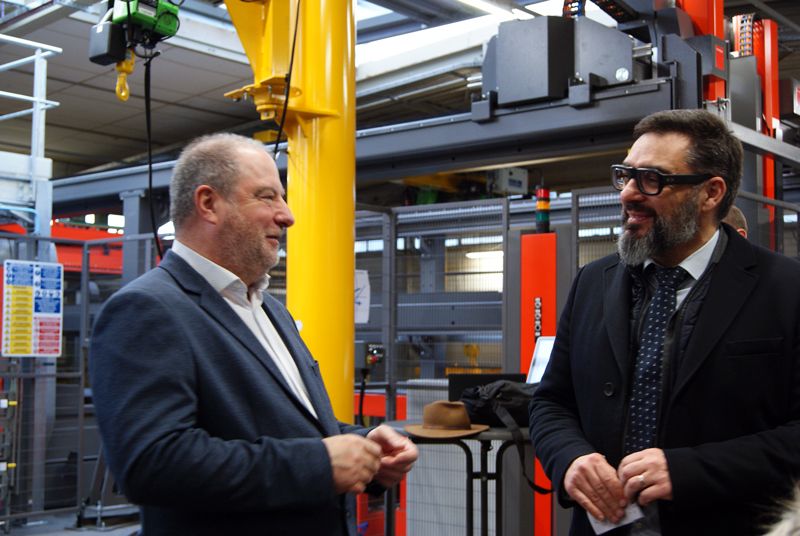 Guy Siebert, Président de Mercedes Benz Trucks France et Hugues Cousseau, Directeur Général de Bystronic France
