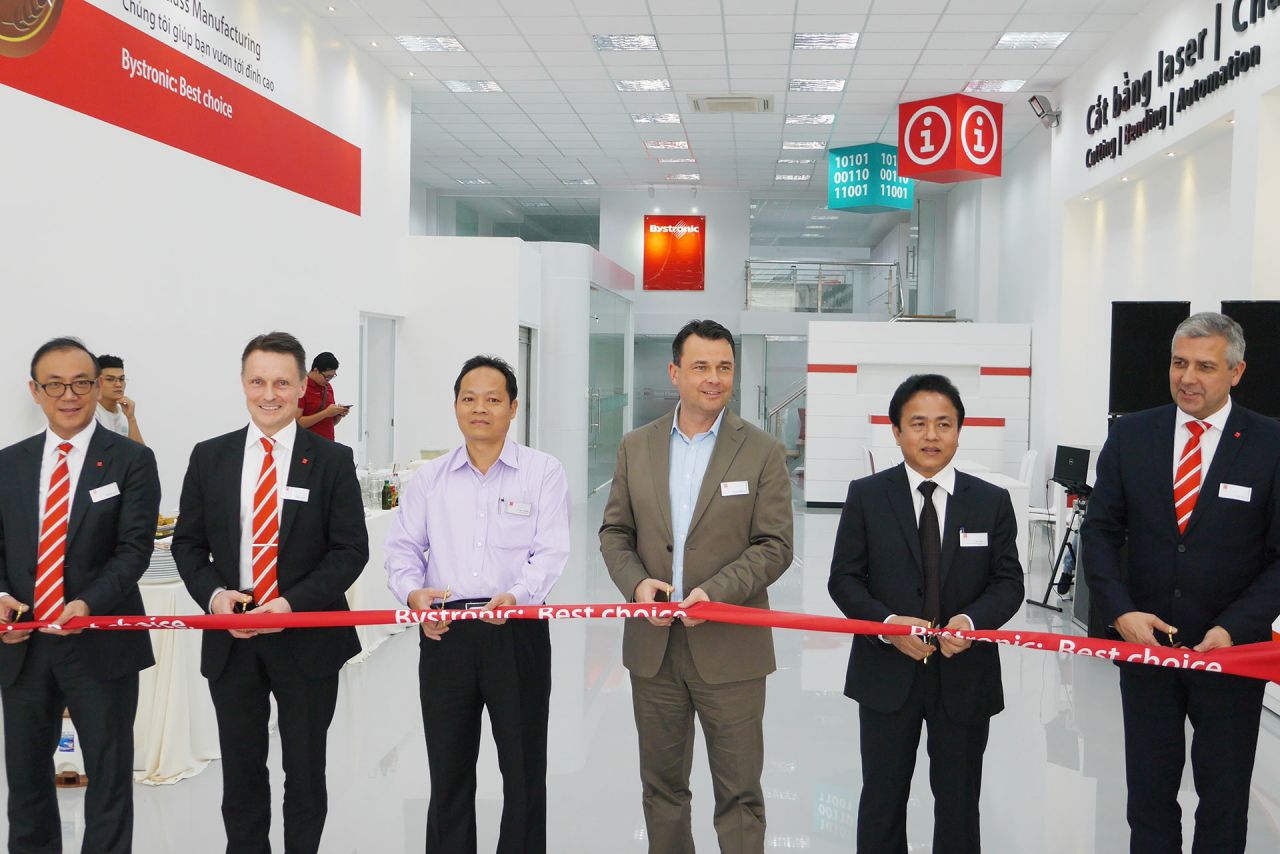 opening_demo-center1.jpg