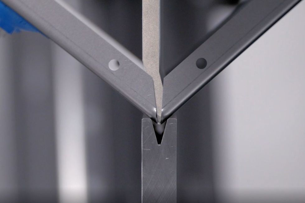 Bystronic's Bending Cell is the heartbeat of automated sheet metal bending. Elevate your fabrication game with our cutting-edge bending press, delivering flawless results in every cycle of your automatic sheet metal bending machine.