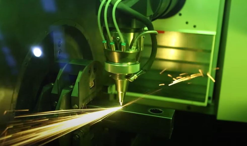 FL170 3d tube laser cutting machine: Cutting head
