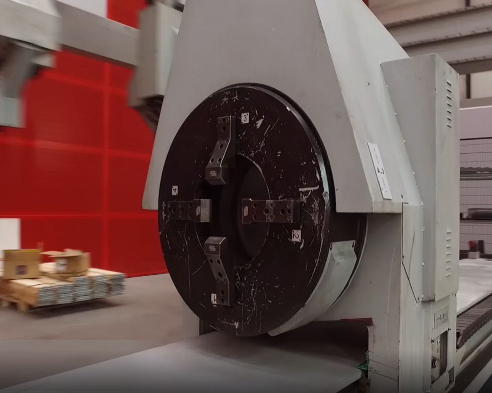 Kein Kompromiss bei der Geschwindigkeit: Laser Rohrschneiden mit der FL 300 Tube Lasermaschine