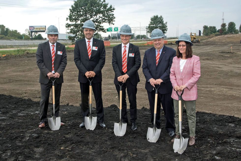 Groundbreaking for new US headquarters and Experience Center near Chicago