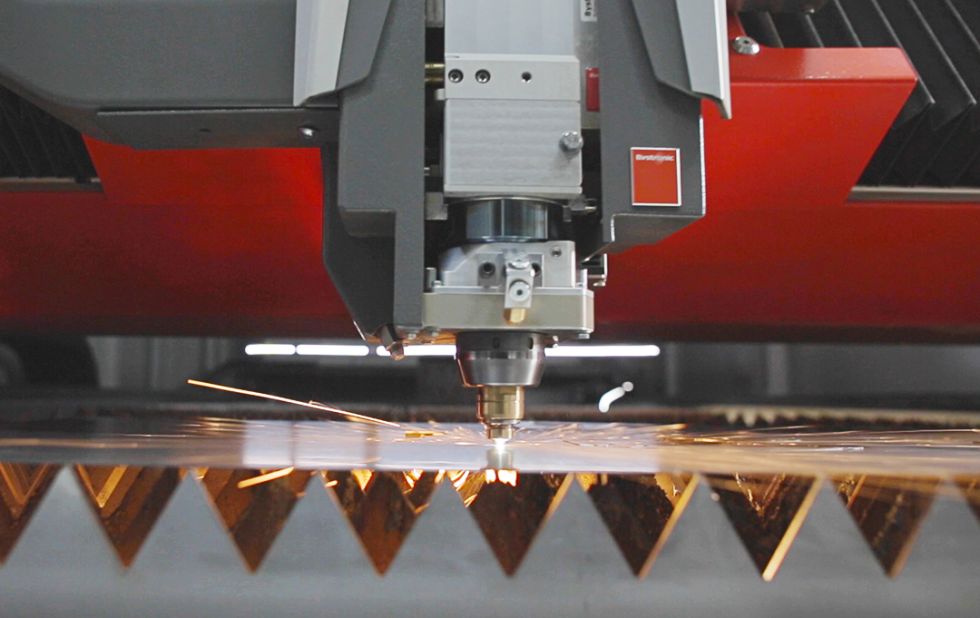 Regardless of whether aluminum, non-ferrous metals, or steel: The high-performance Bystronic cutting head excels with maximum precision in both thin and thick sheets and profiles.