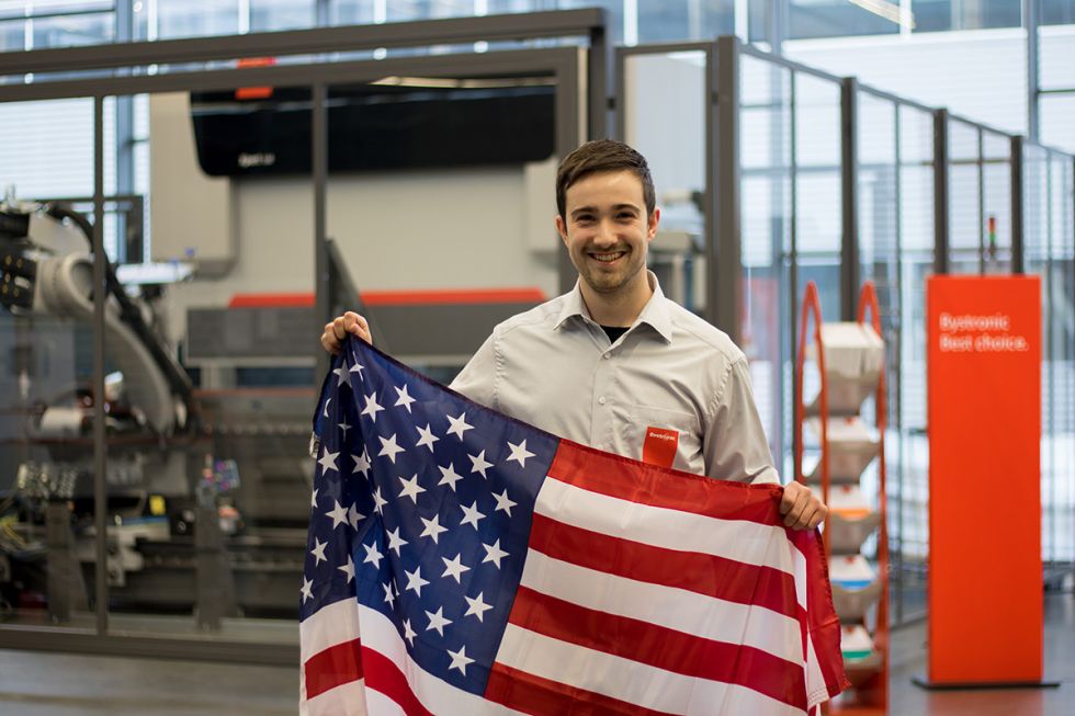 International opportunities! Originally working for Bystronic in Gotha as an intern and later as a working student, the applications technician Marcel Fiedler is now responsible for customer support and exhibitions in the US.