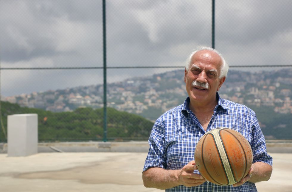 Tony Haddad, amministratore di Technica, nel campo da basket della propria azienda a Bikfaya, in Libano.