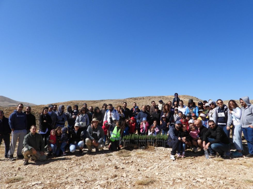 Technica 如今雇佣了约 200 名员工，并对这些员工及其家庭担有责任。共同为社区创造价值 (CSV) 是我们的座右铭，因此员工及其家人已经在黎巴嫩的森林中种植了 2000 多棵树。