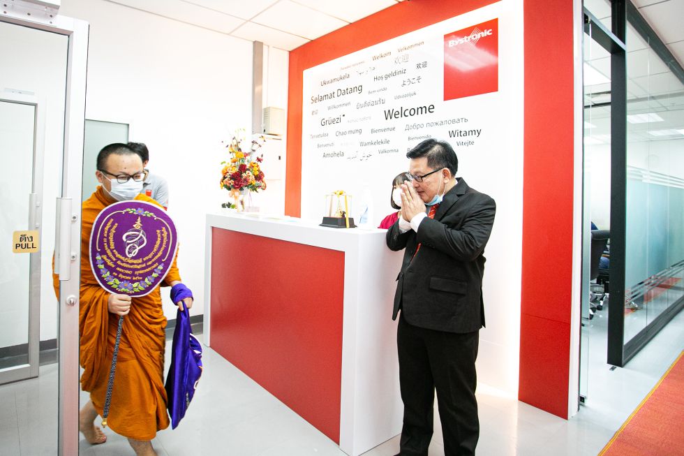 The Buddhist monks arrive at Bystronic Thailand.