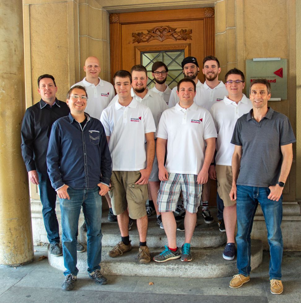 今年的 hftm.team.solidus 团队由瑞士高原技术高等专科学院 (hftm) 系统技术专业的学生和指导老师组成。