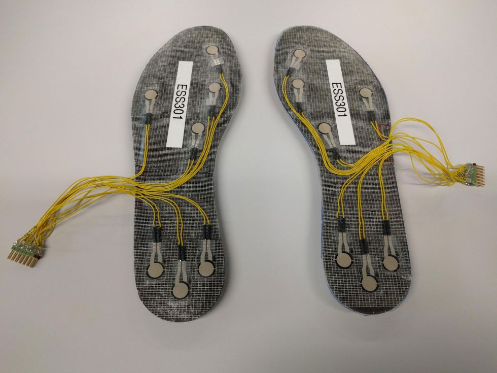 shoe-insoles-with-sensors.jpg