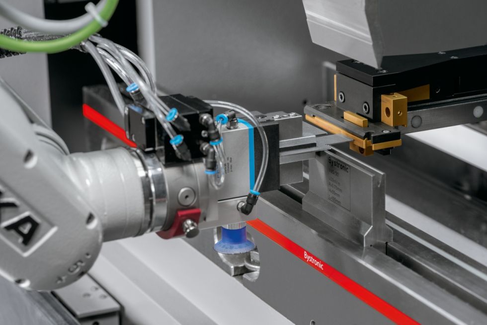 Wireless contact finger - Part of the robot interface on the Xpert 40